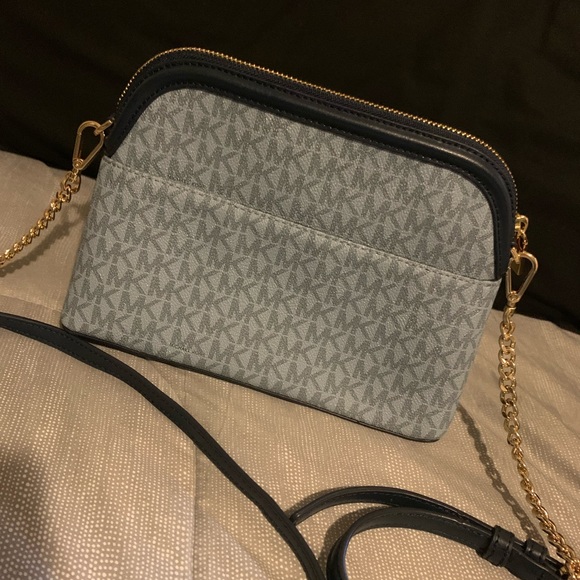 Michael Kors crossbody bag - Picture 1 of 2